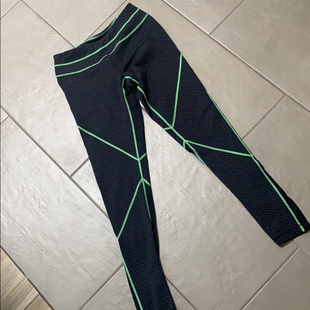 Zella black leggings with fluorescent polka dots